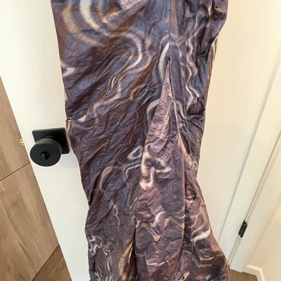 Nicole Miller Signature Taffeta Gown - Picture 4 of 5